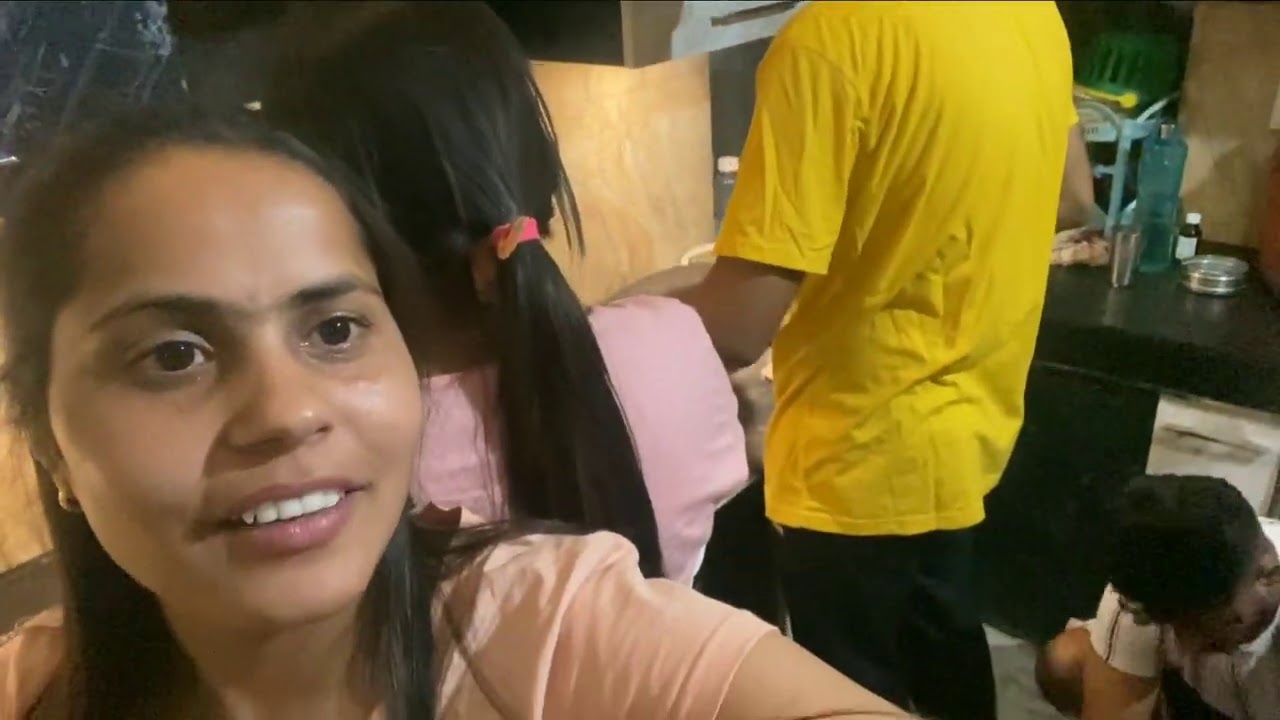 Manni te preety ne sehaj te vicky kolo ghar da kam karwaya, #sadapunjab