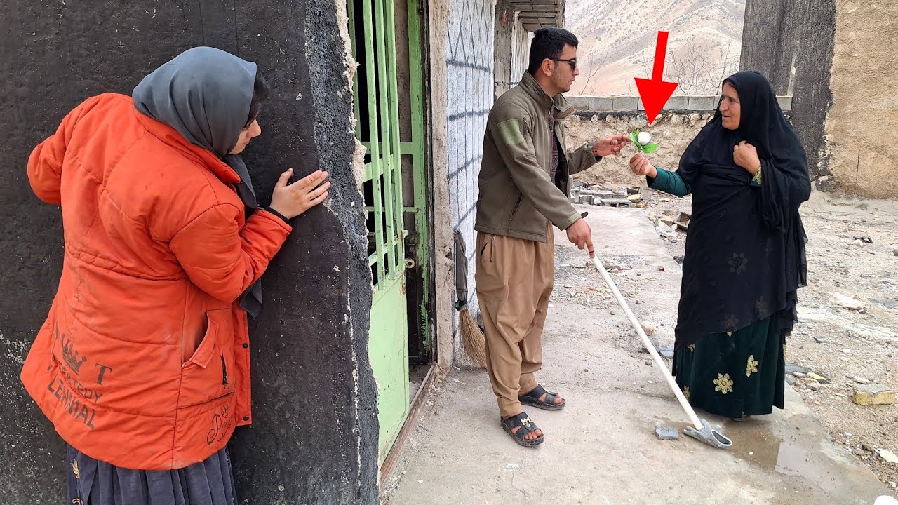 &ldquo;What was Sari Jan's contribution to giving Ruhollah a flower? 🌹&rdquo;