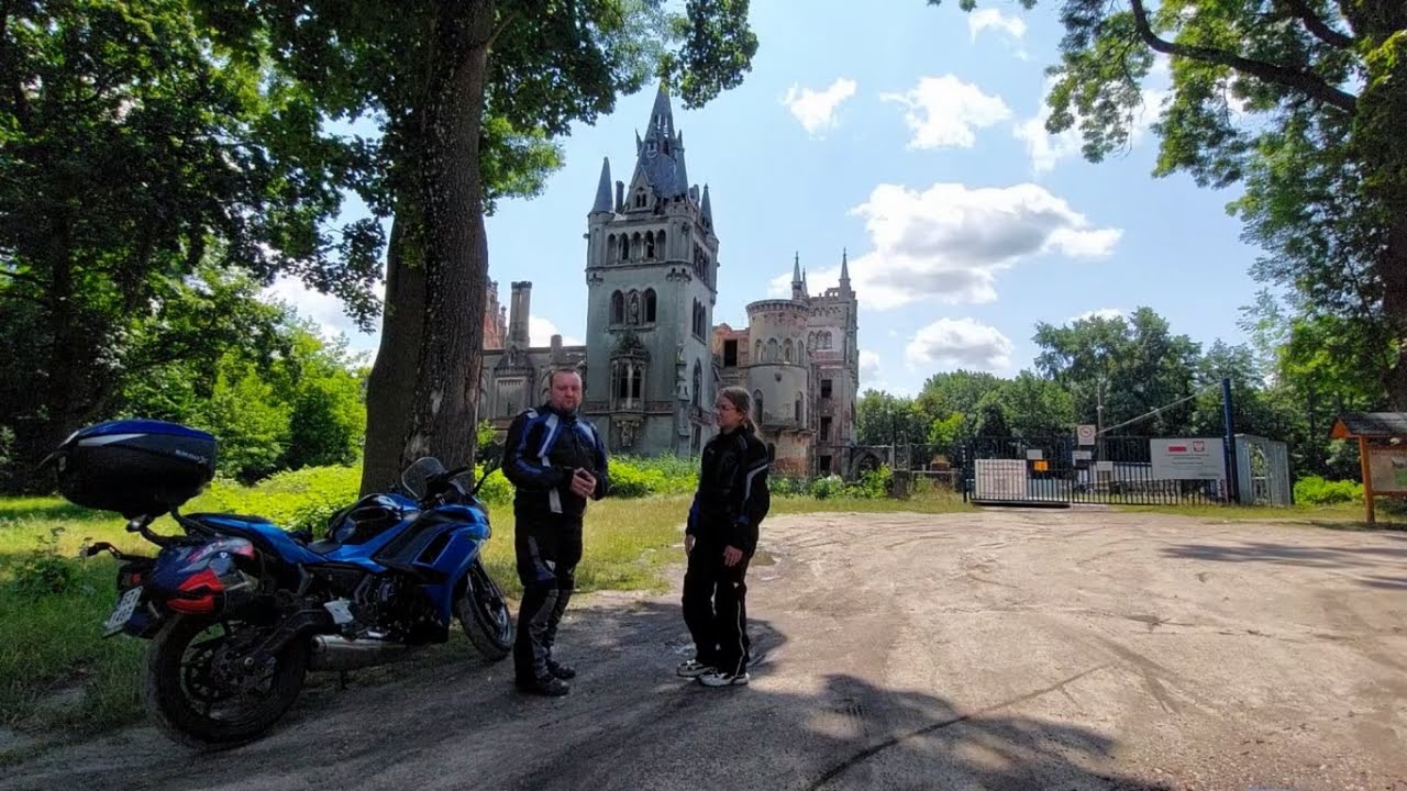 Pałac w Kopicach (Województwo Opolskie) [Ojciec i Córka]