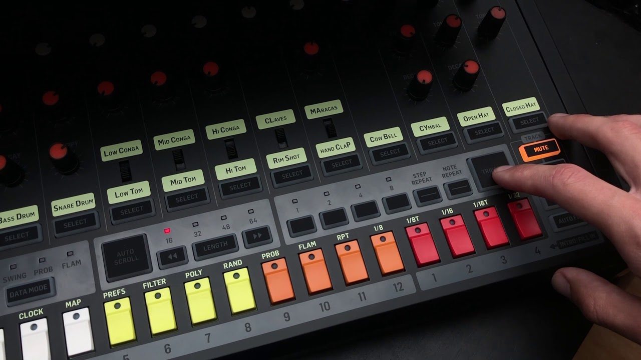 Deep House 808 | First jam on the RD-8