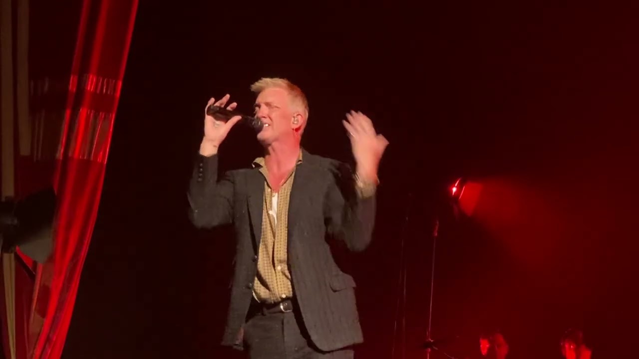 Queens Of The Stone Age - Spinning In Daffodils - LIVE at the Fox Theatre in Detroit, MI. 10-03-25