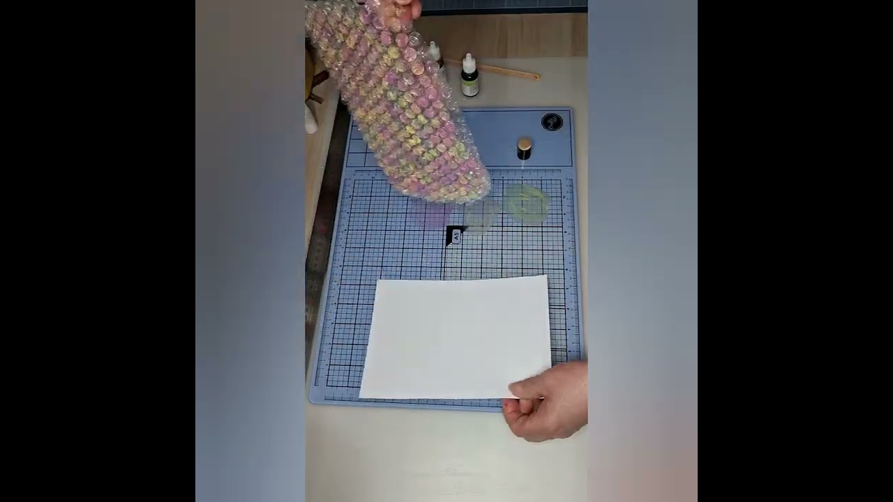 Comment réaliser un fond de carte ou de page  avec du papier bulles