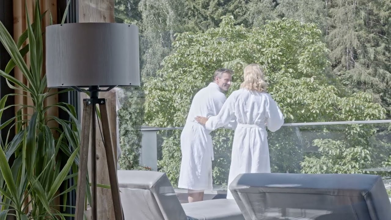 Wellness und Relax im SPA Hotel Burgaunerhof | Panorama Wellness in Südtirol mit Bergblick