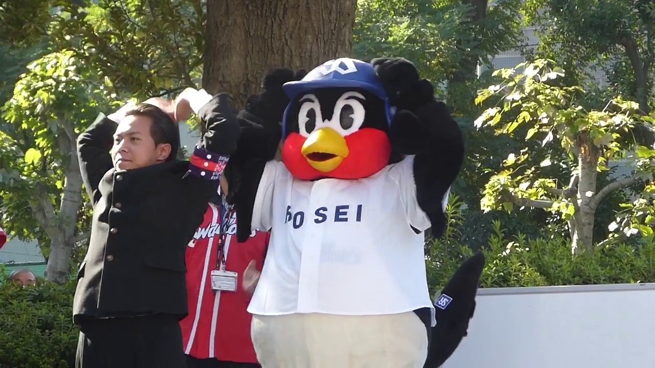 20161105 東京六大学応援団に混ざるつば九郎