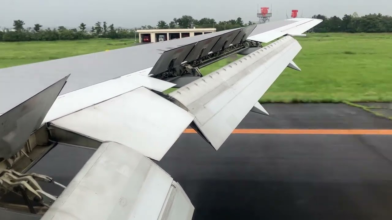 ANA B767-300ER (JA614A) “ロクアラ” 仙台空港に着陸　Sendai Airport Landing
