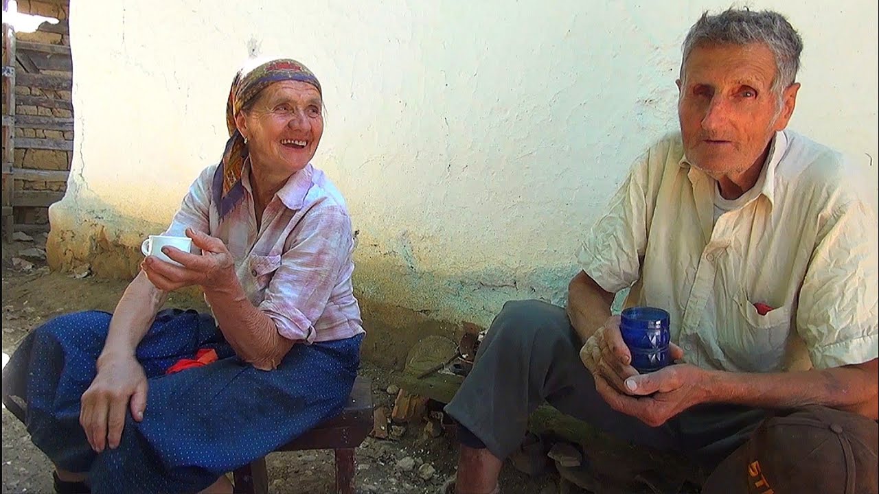 Veoma pozitivni baka i djeda.