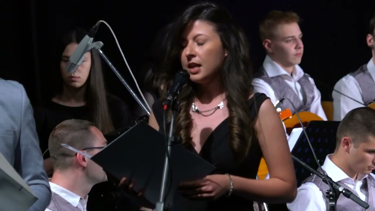 Kompletan godišnji koncert Gradskog tamburaškog orkestra 