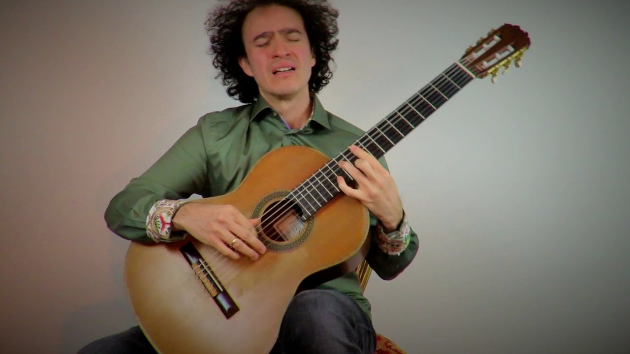 Cecilio Perera plays Aquí No Es Así - A. Marcovich/A. André/S. Hernández -