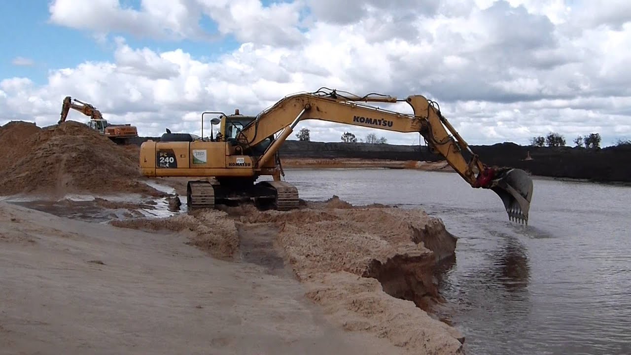 Excavator KOMATSU PC240