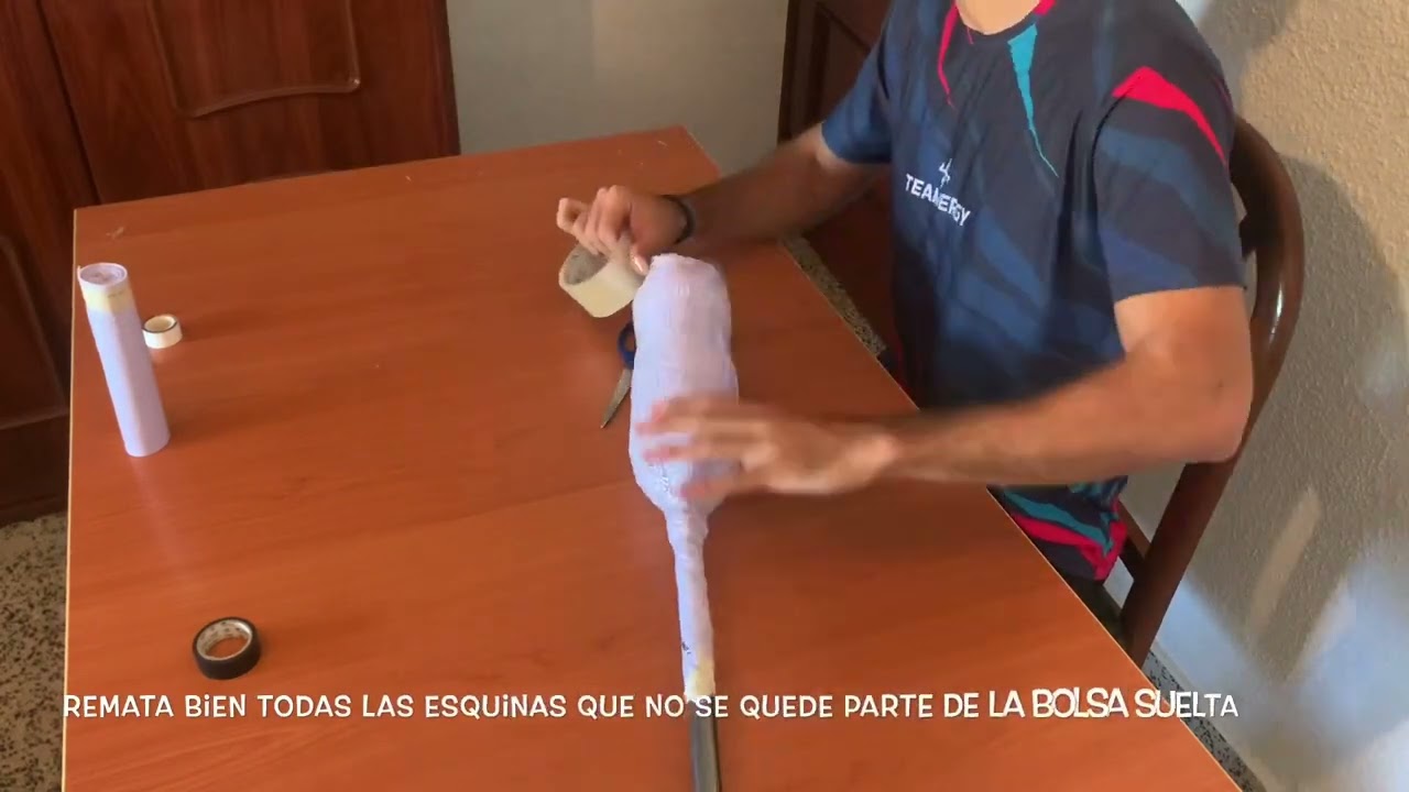 Bate y pelota de béisbol con material reciclado