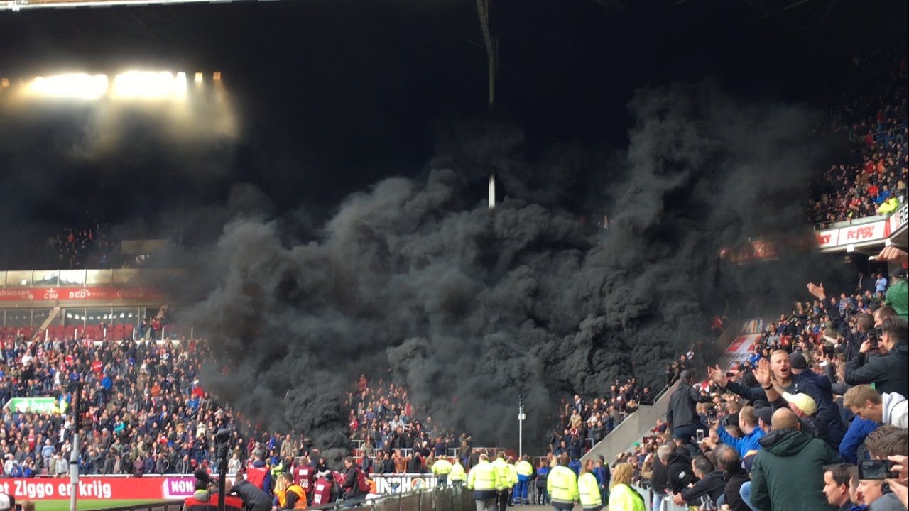 Stop Stadionverboden! (Black Smoke) :  Protestactie Vak T :  PSV-Ajax : 23/4/2017