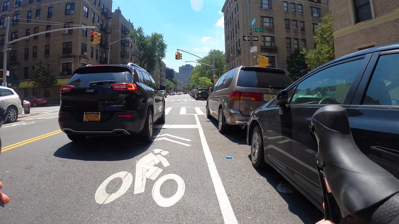 Riding my Tommaso Imola to Harlem Public!