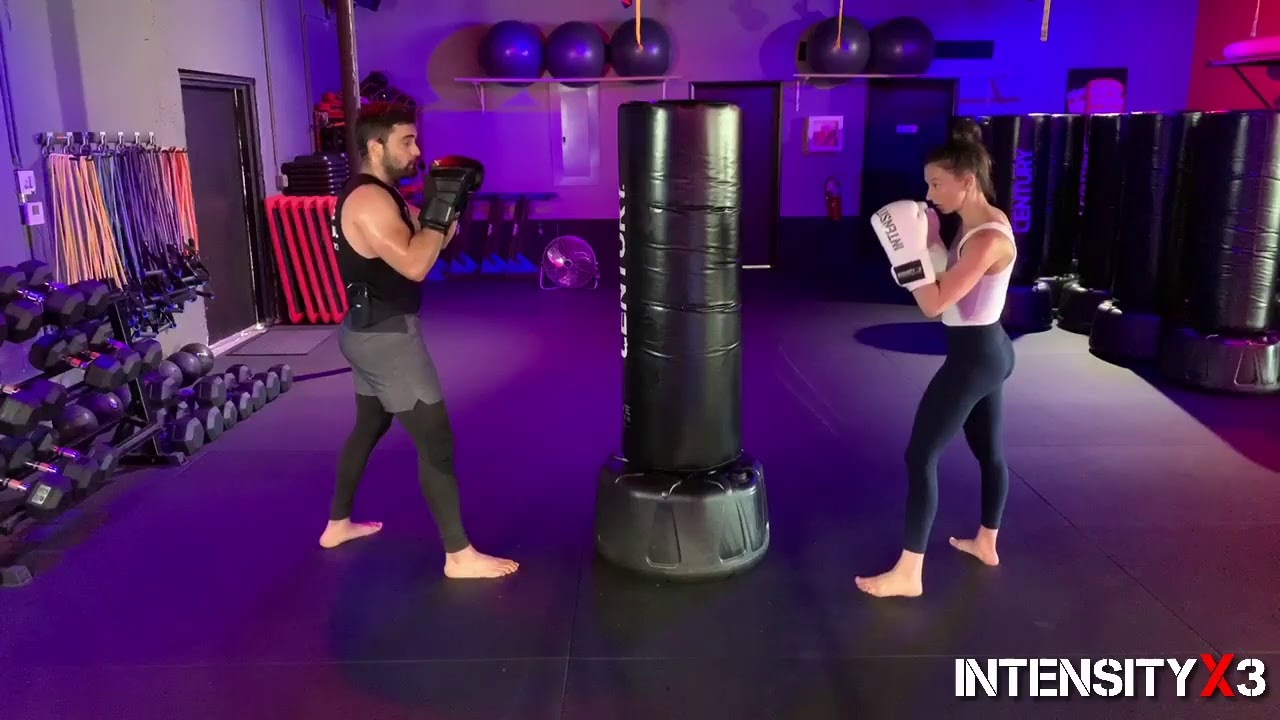 Fitness Kickboxing Workout // Heavy Bag
