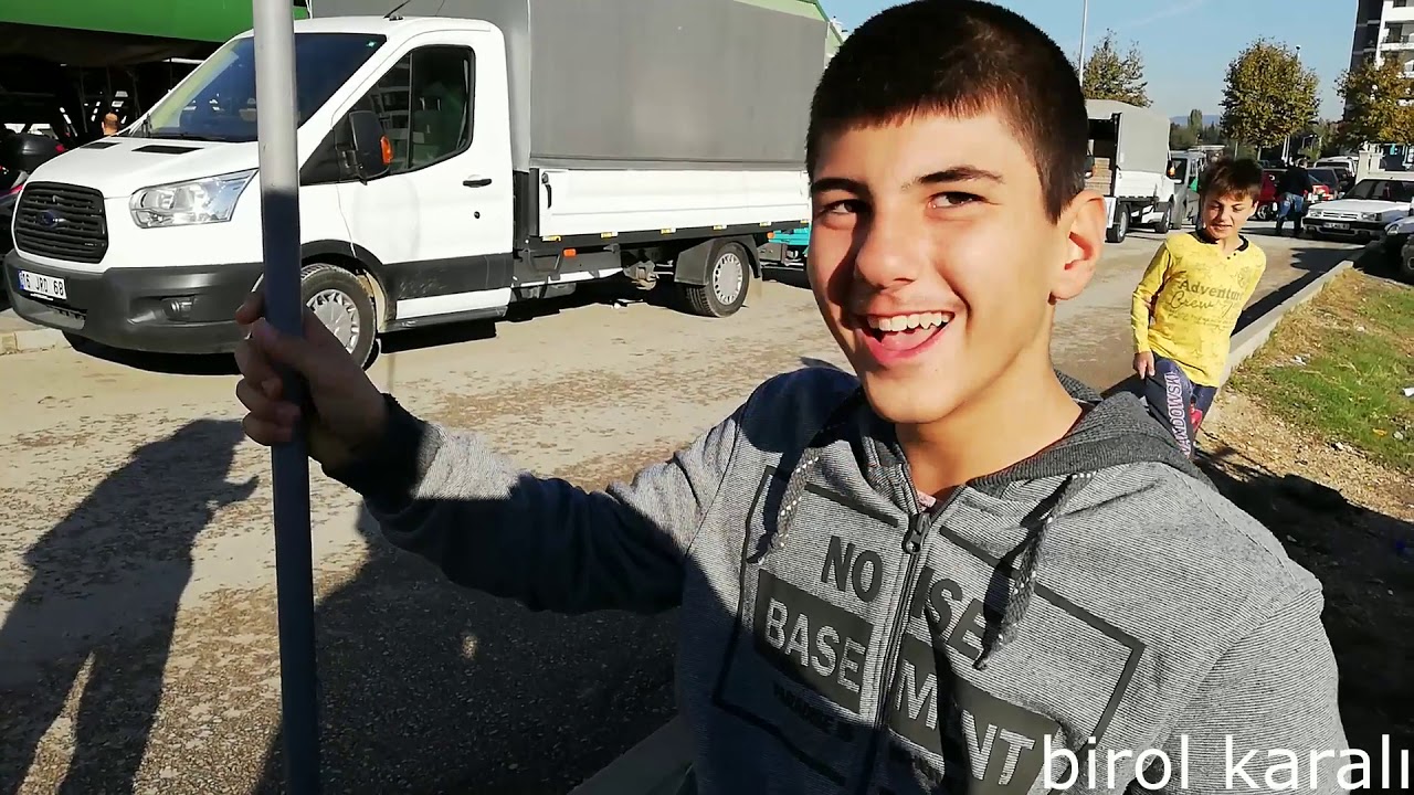 Kepçecilerin Kralı Furkandan Müthiş Performans. Bursa Kuş Pazarının Avcıları