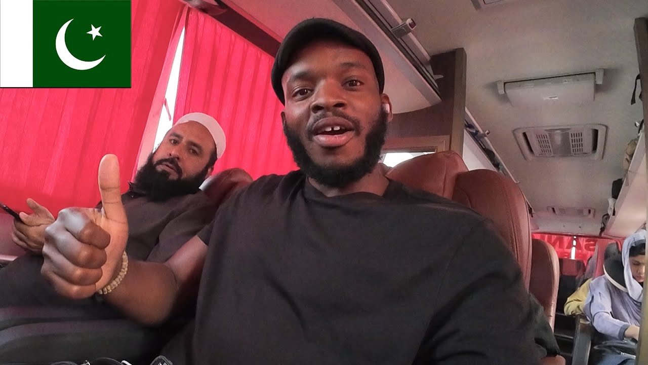 I Travelled on Pakistan's LUXURY Bus | Lahore to Islamabad 🇵🇰