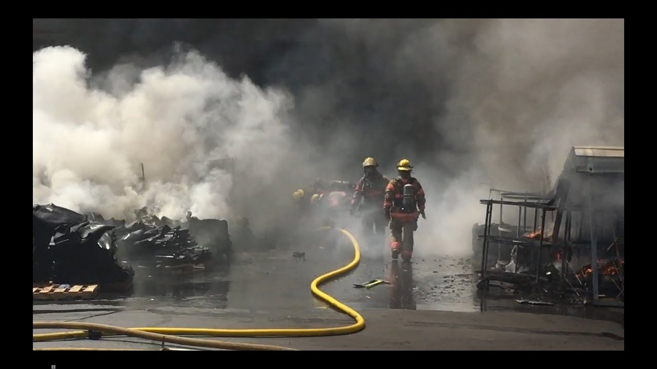 Structure Fire Cintas 2-alarm Warehouse Fire Portland Fire and Rescue 06.05.16 4K