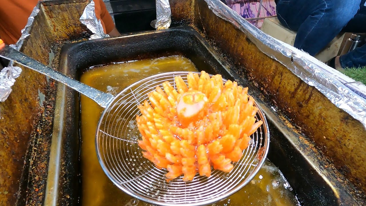 Famous Blooming Onion Pakora of Indore | प्याज का फूल | Onion flower | Indian Street Food