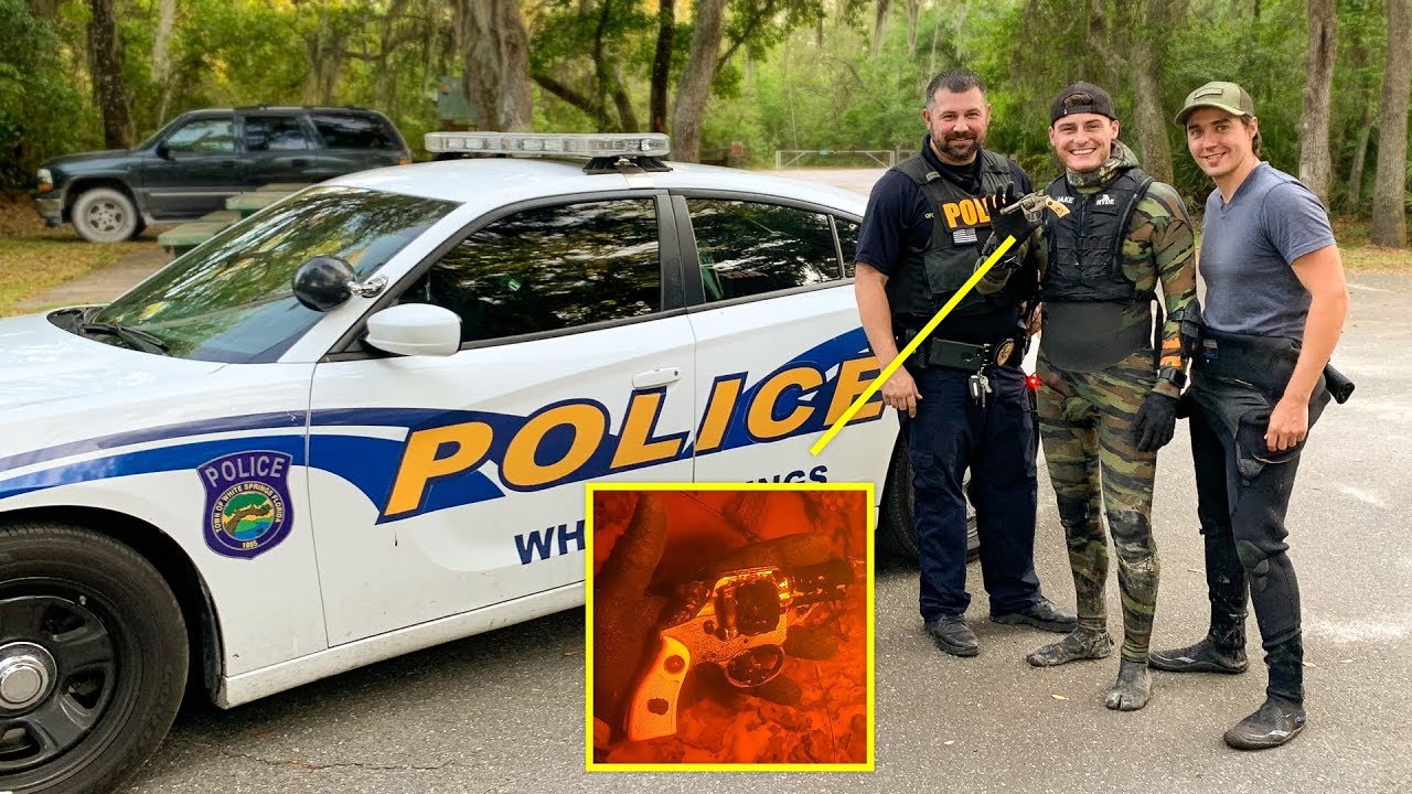 I Found a Valor 22 Caliber Pistol Underwater in the River While Scuba Diving! (Called Police)