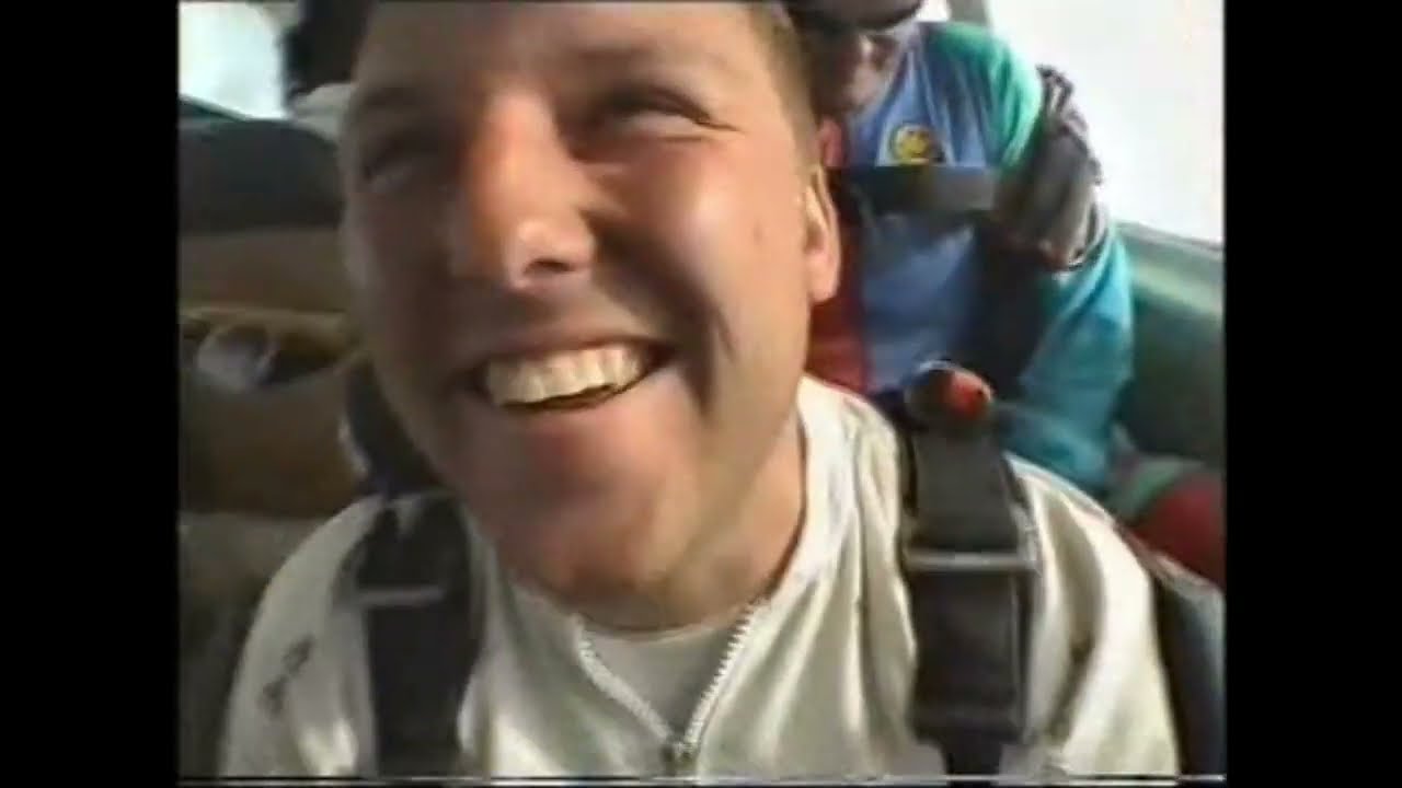 Skydiving Mission Beach 2002