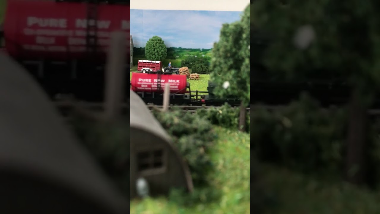 GWR 57xx pannier tank with a milk tanker #shorts