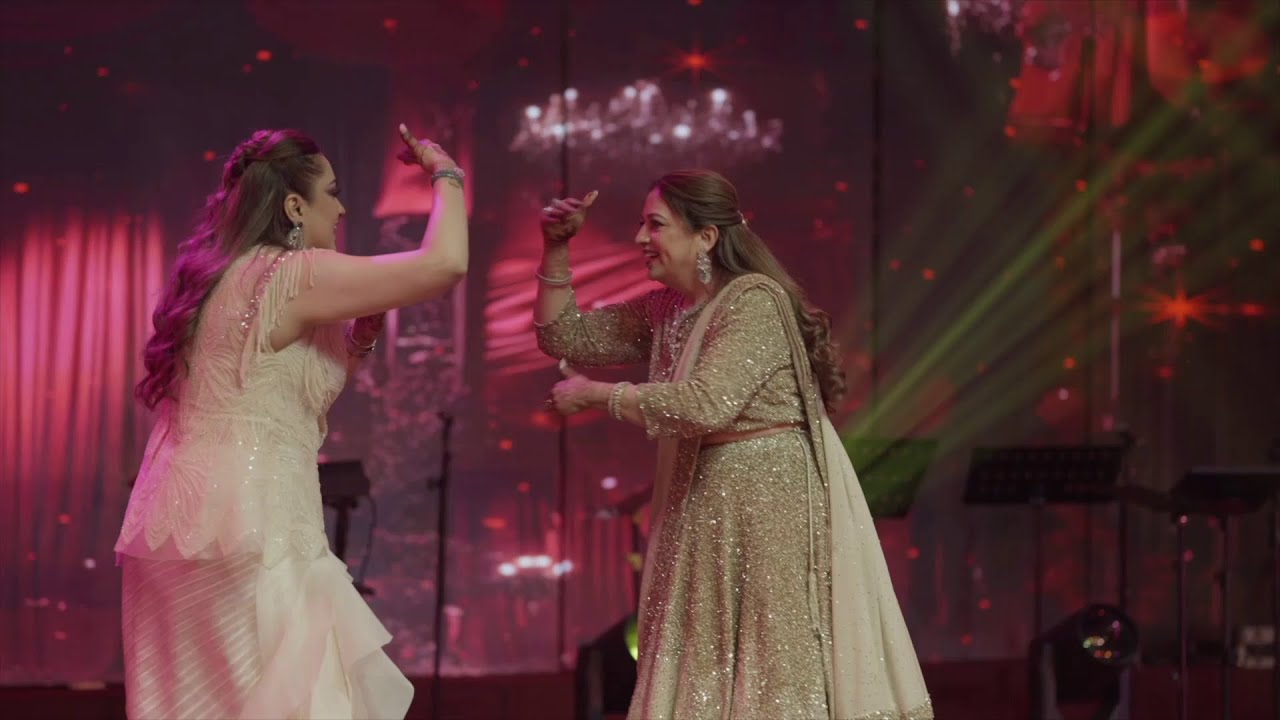 Chitta Kukkad + Peh gaya khalara | Groom's mother and sister dance | Wedding Mashup