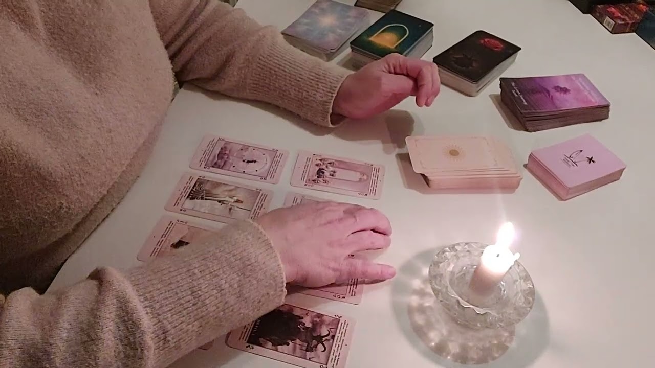 Vill &ouml;ppna upp sina k&auml;nslor f&ouml;r dig , v&auml;nta dig ett meddelande eller telefonsamtal ❤️ tarot svenska