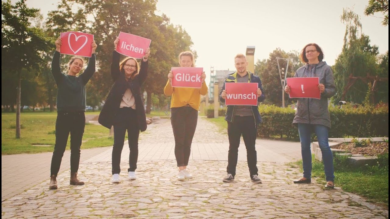 Wir gratulieren unseren Absolventinnen und Absolventen 2021