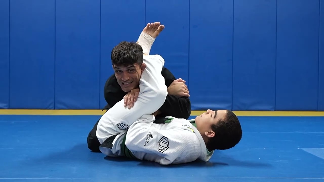 Defense to Armbar armlock stacking 