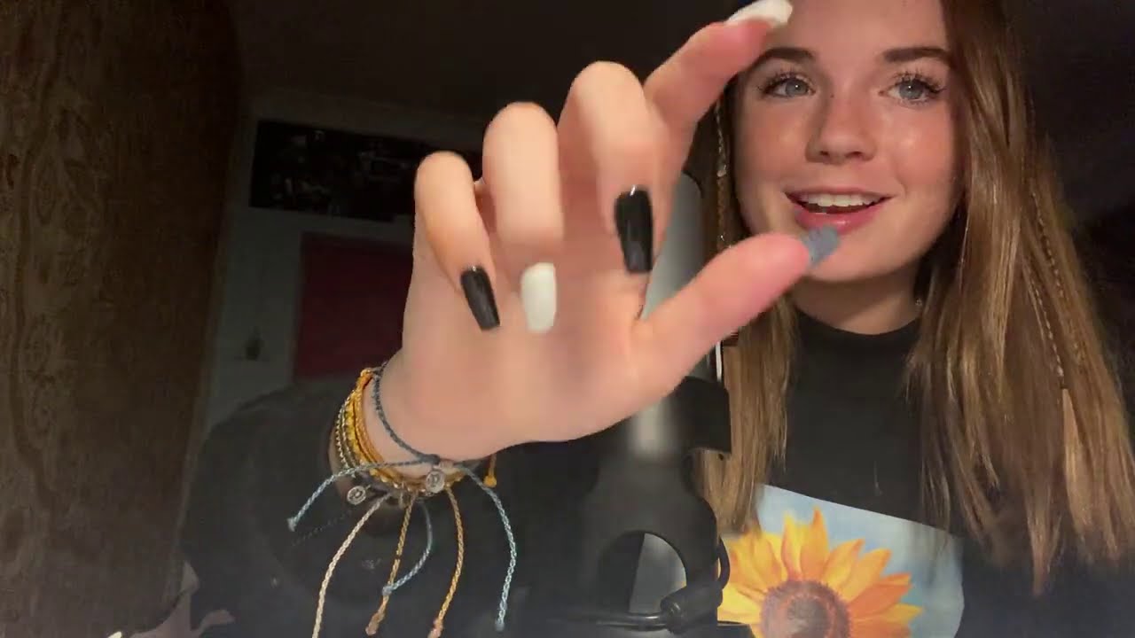 ASMR REPEATING MY INTRO AND MIC SCRATCHING (subtitulos español)