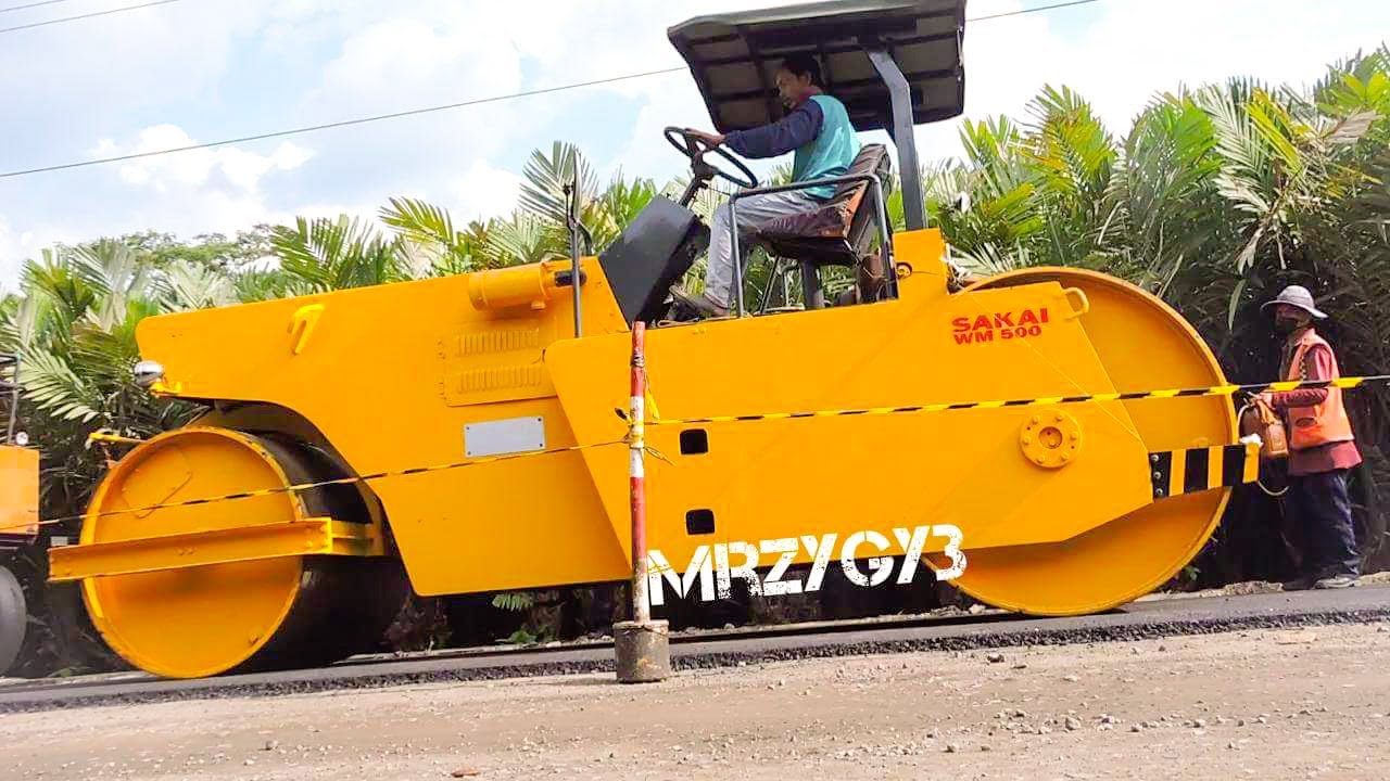 Road Work Motor Grader Tandem Roller And Asphalt Paver