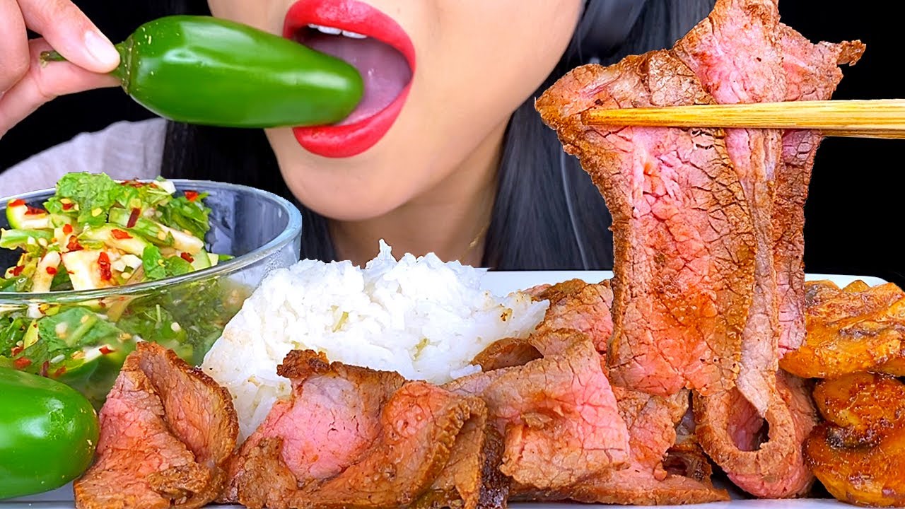 Eng Sub) ASMR EATING FOOD ** STEAK DIPPED IN SPICY PEPPER SAUCE 먹방 Eating Sound MUKBANG (No Talking)
