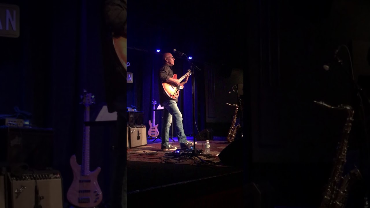 Larry Carlton - Intro, The Lords Prayer - The Tin Pan, Nov 9, 2017