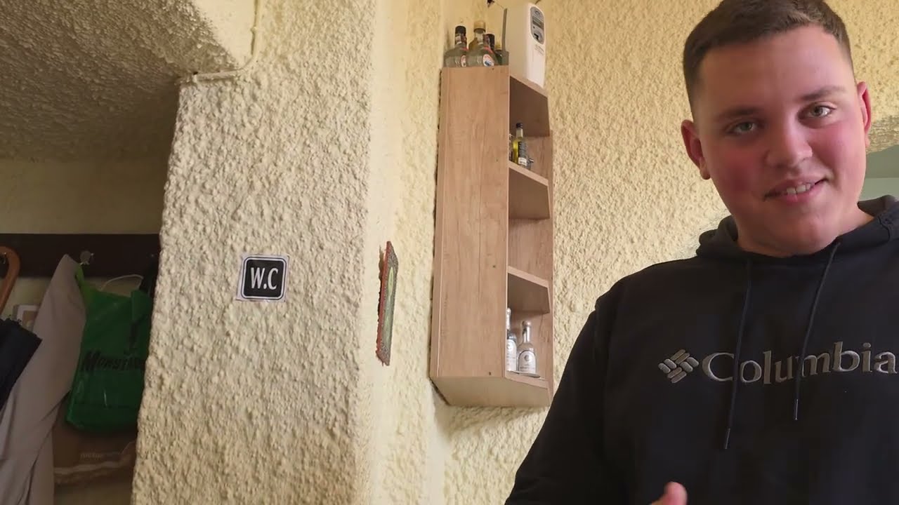 Στο Στραβό Δοξάρι  στην ταβέρνα στο Σταυροχώρι  με τον Μανώλη Καβαλο να μας λέει μαντινάδες
