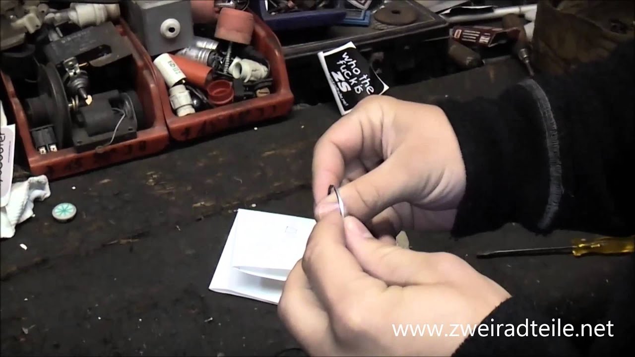 Kolbenring Montage von 2 Takt Kolben für 50ccm Roller und Mopeds