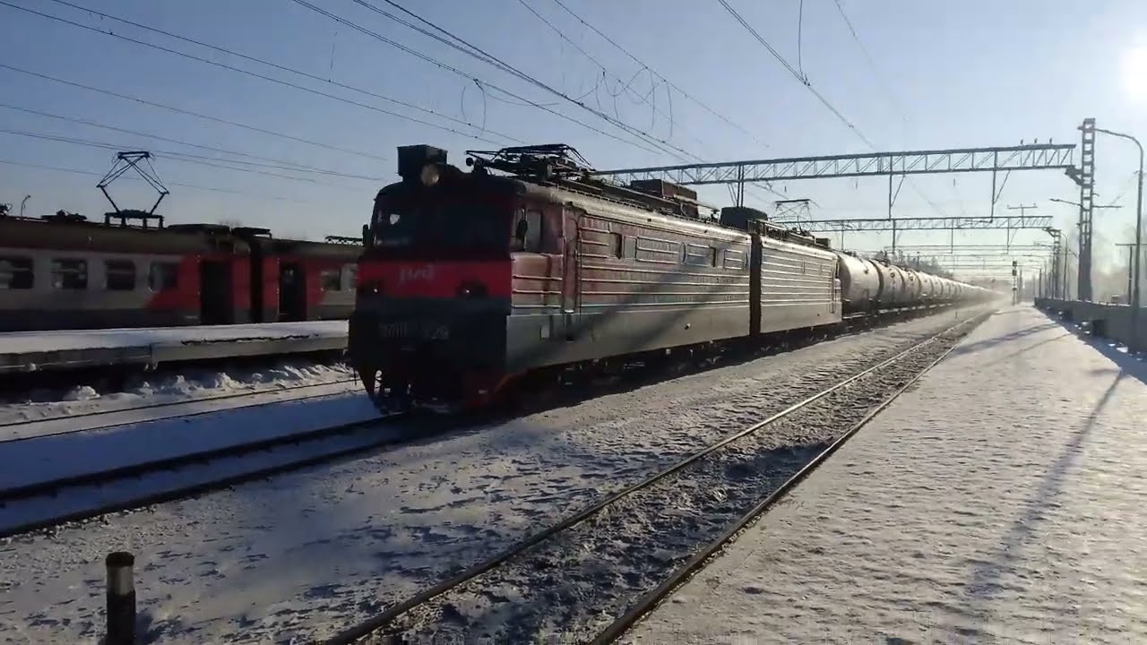 Вл10у 229 старичок проезжает Сиверскую