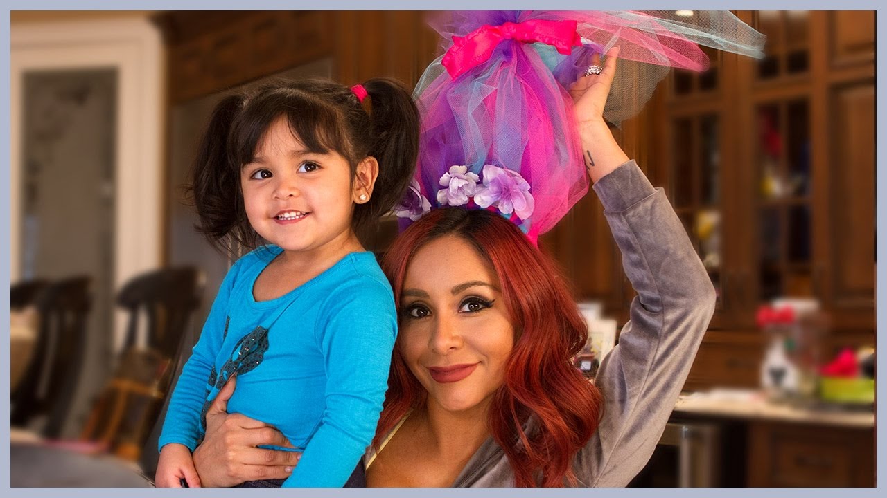 Snooki’s Trolls Hair DIY with Sissy!