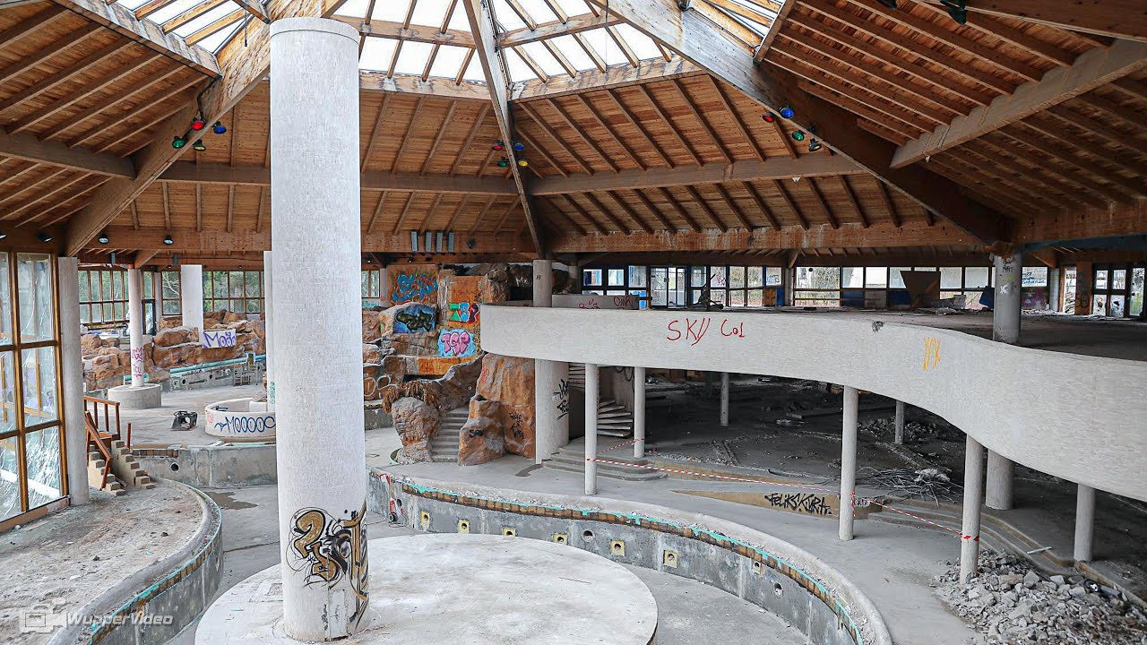 [LOSTPLACE] Freizeitbad Bergische Sonne wird abgerissen | 11.12.2020