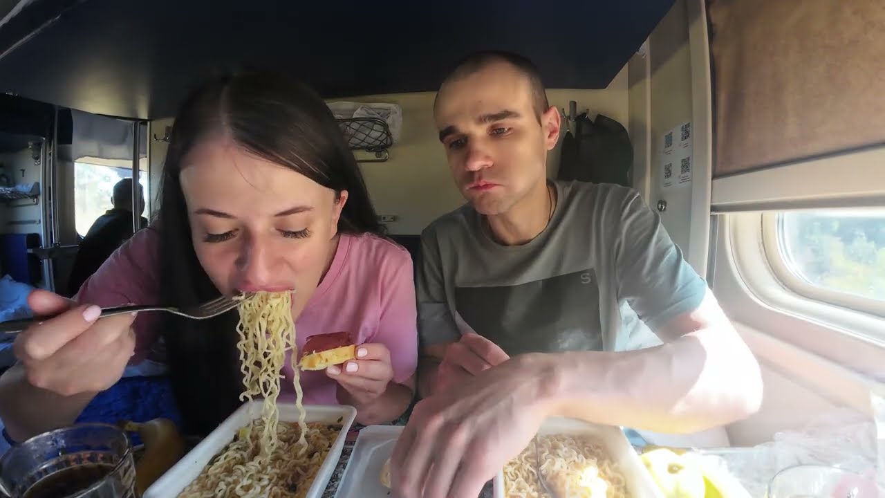 ASMR NOODLES / SANDWICHES / COFFEE/ RUSSIAN LUNCH ON THE TRAIN MUKBANG #asmr #mukbang #eating #food