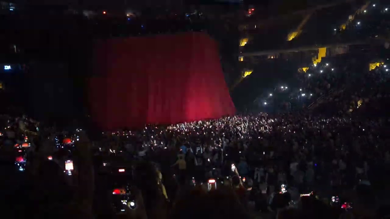 Måneskin Curtain Drop (RUSH! Tour - Madison Square Garden, NYC)
