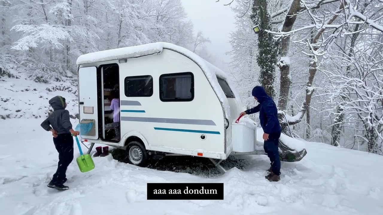 Karavanla Karda KAMP. Mahsur Kaldık!