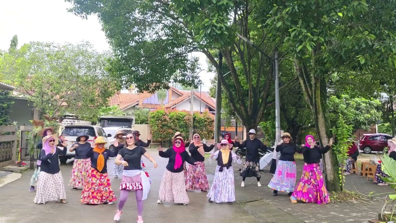 Gadis Baliku #hiburan Group senam #tamankutilang #pamulang #tangsel 