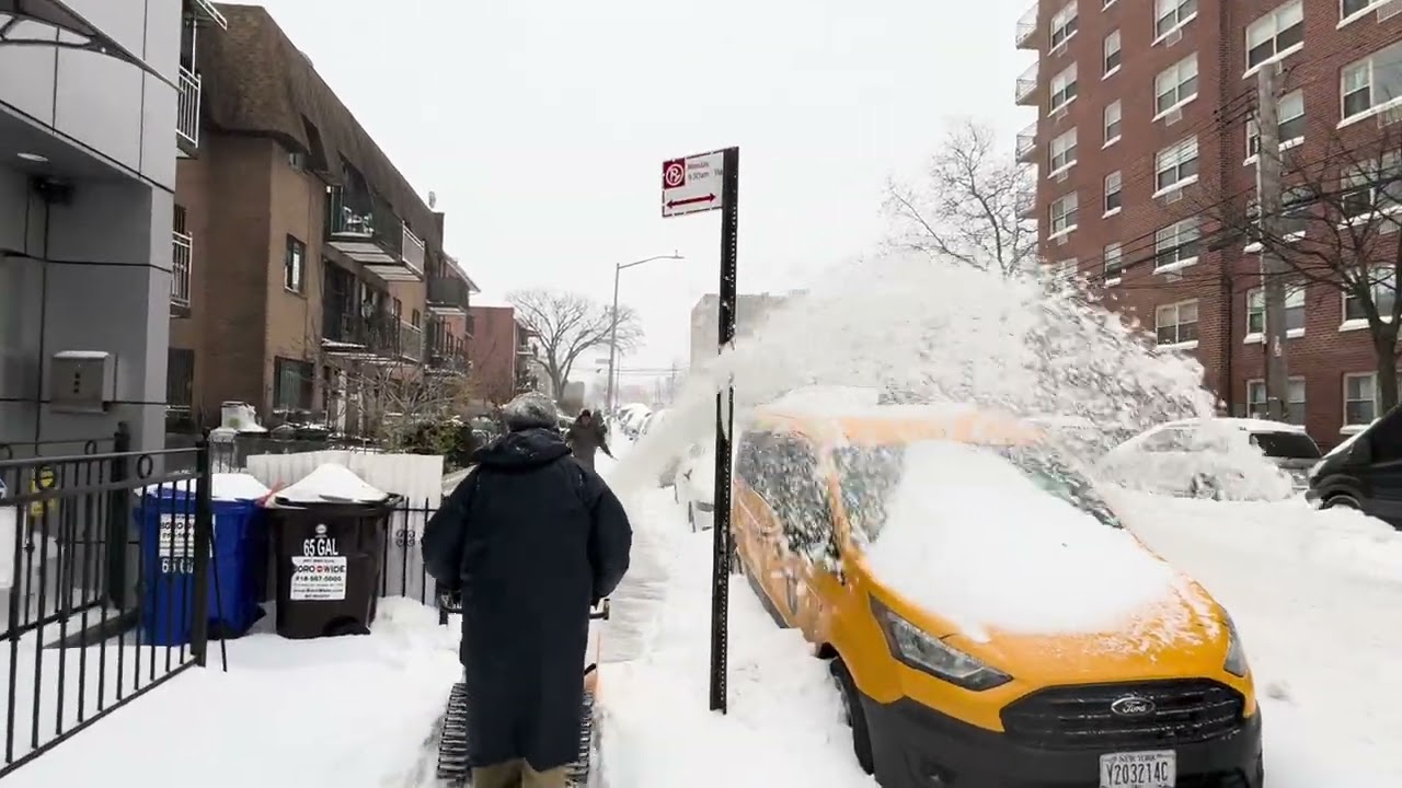 OMG today big big snow in NewYork very cold 