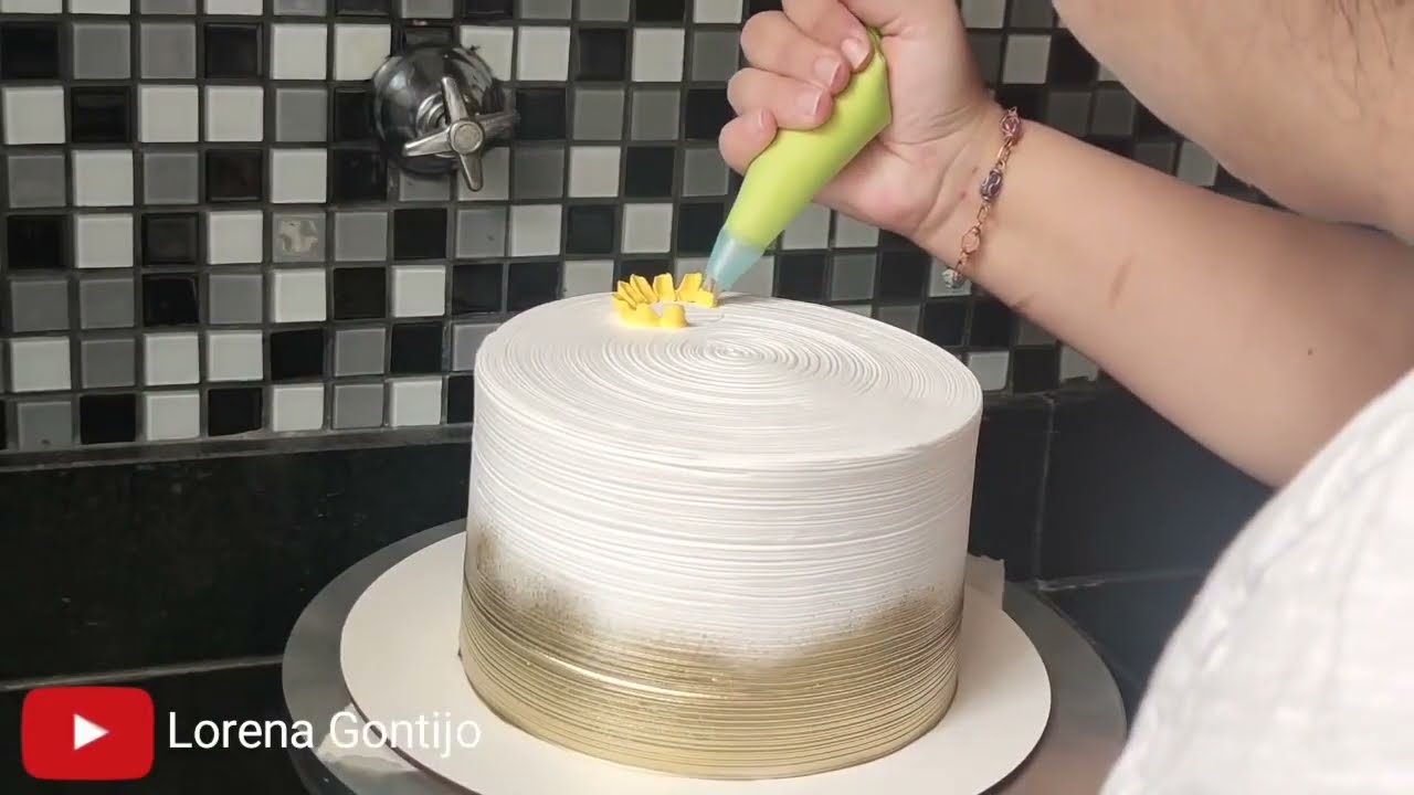 DECORAÇÃO BOLO GIRASSOL DE CHANTILLY