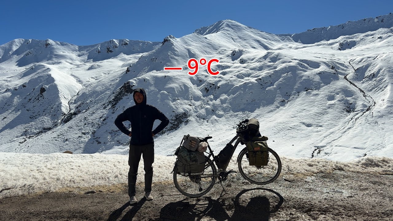骑行西藏丙察察翻越雪山，天黑公厕过夜居然有暖气用，运气太好了
