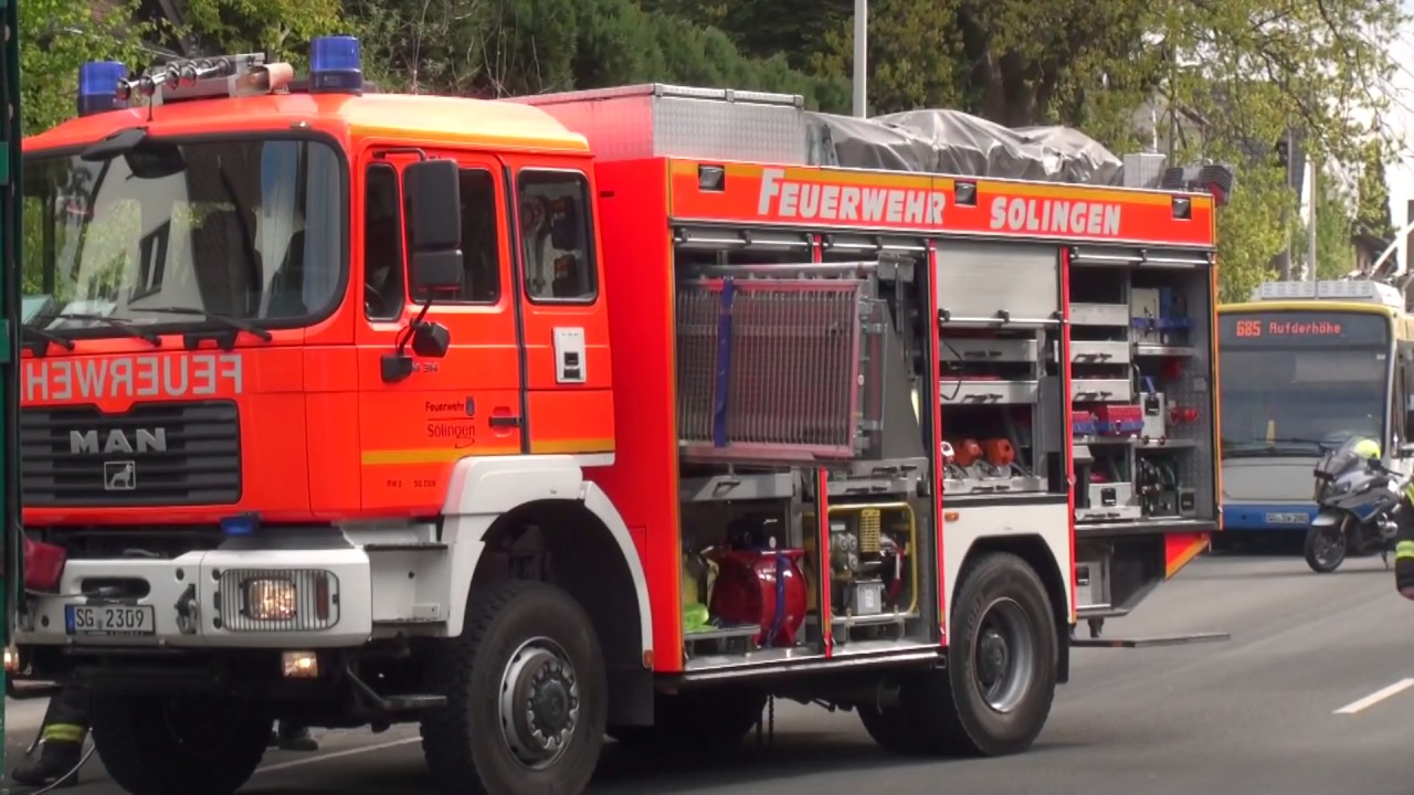 [SCHWERER VERKEHRSUNFALL] Eine eingeklemmte Person nach Verkehrsunfall