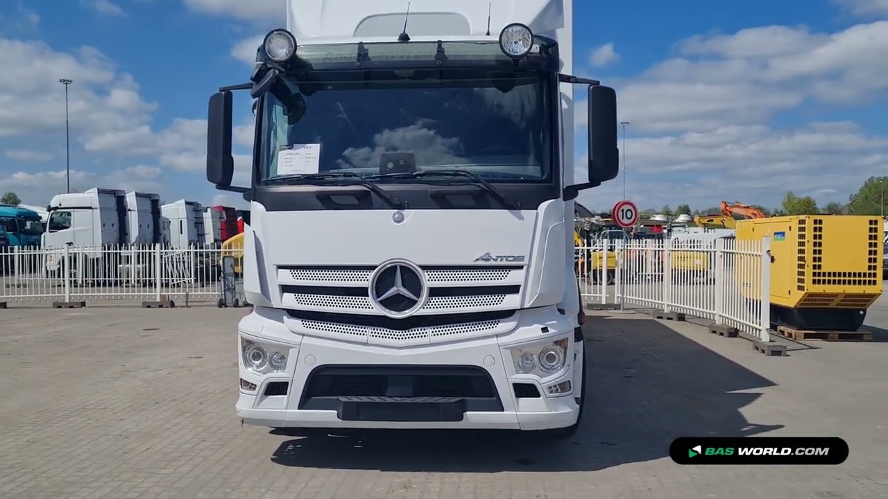 70206282 Mercedes Antos