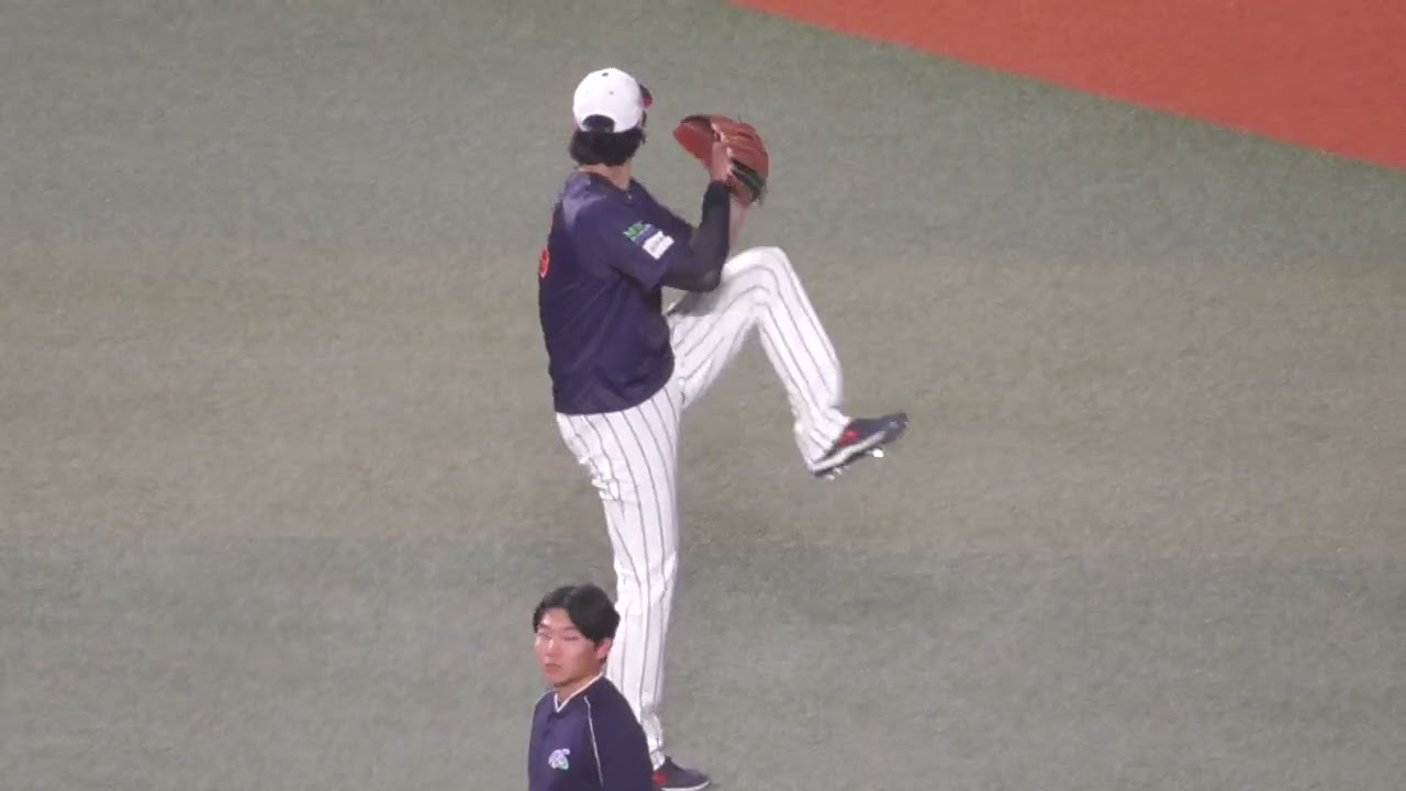 侍ジャパン大谷翔平！バンテリンドームで遠投のウォーミングアップ！