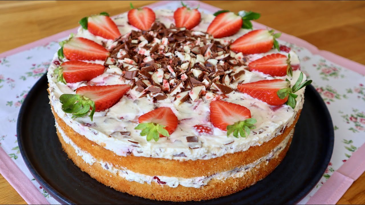 Yogurette-Torte mit Erdbeeren