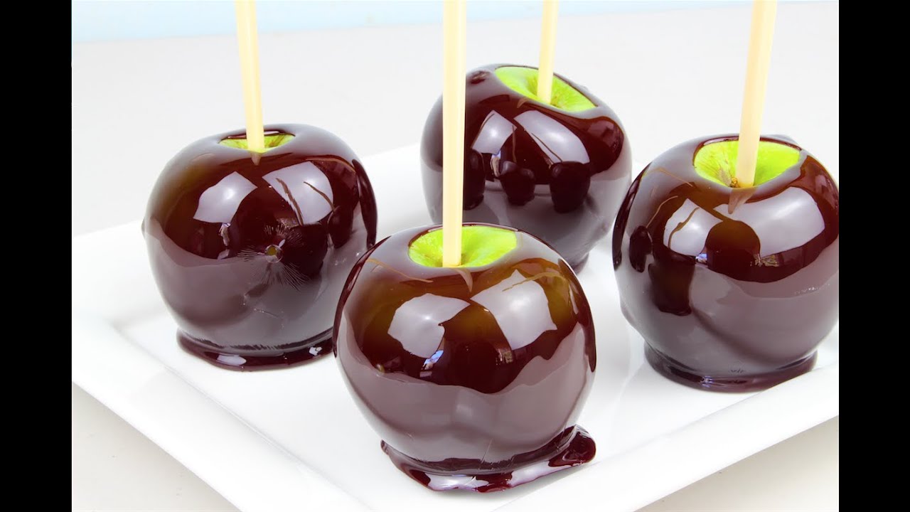 BLACK CANDY APPLES - Halloween Recipe
