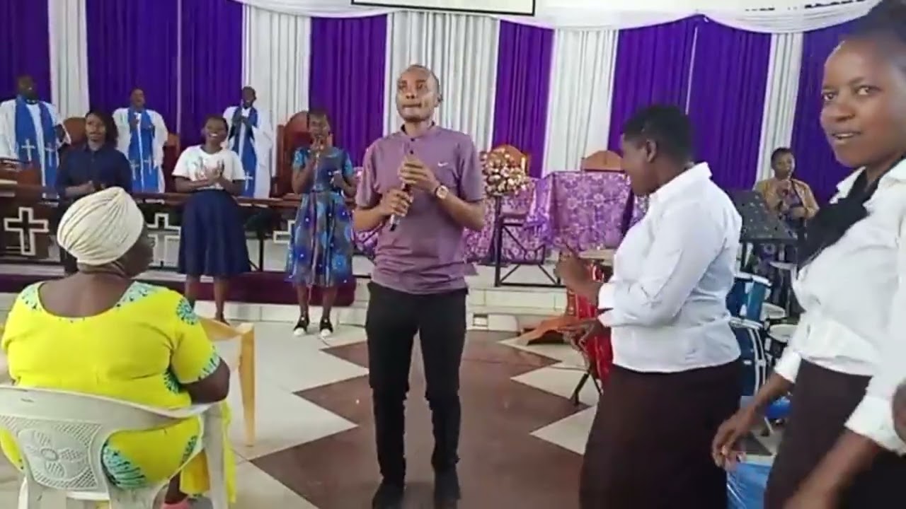 Tumuinue eeh/Alpha Omega/Msalaba wa yesu/Baba naomba nitembe nawe milele by JB PRAISE AND WORSHIP